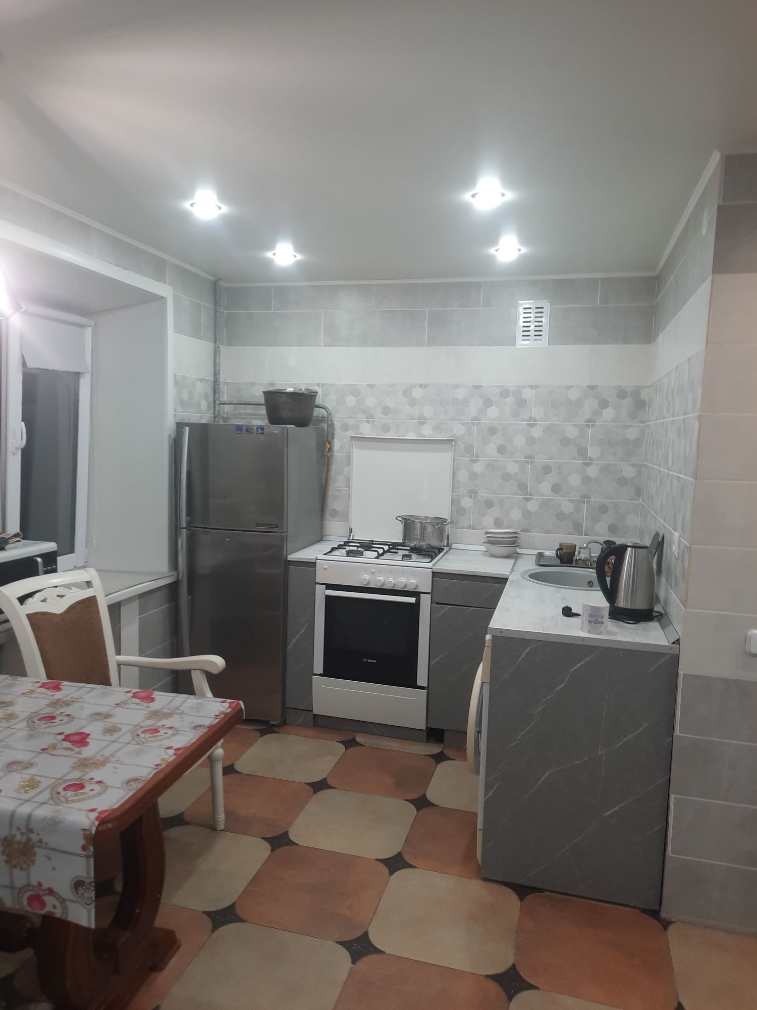 Сдам трёшку помесячно ,командированным