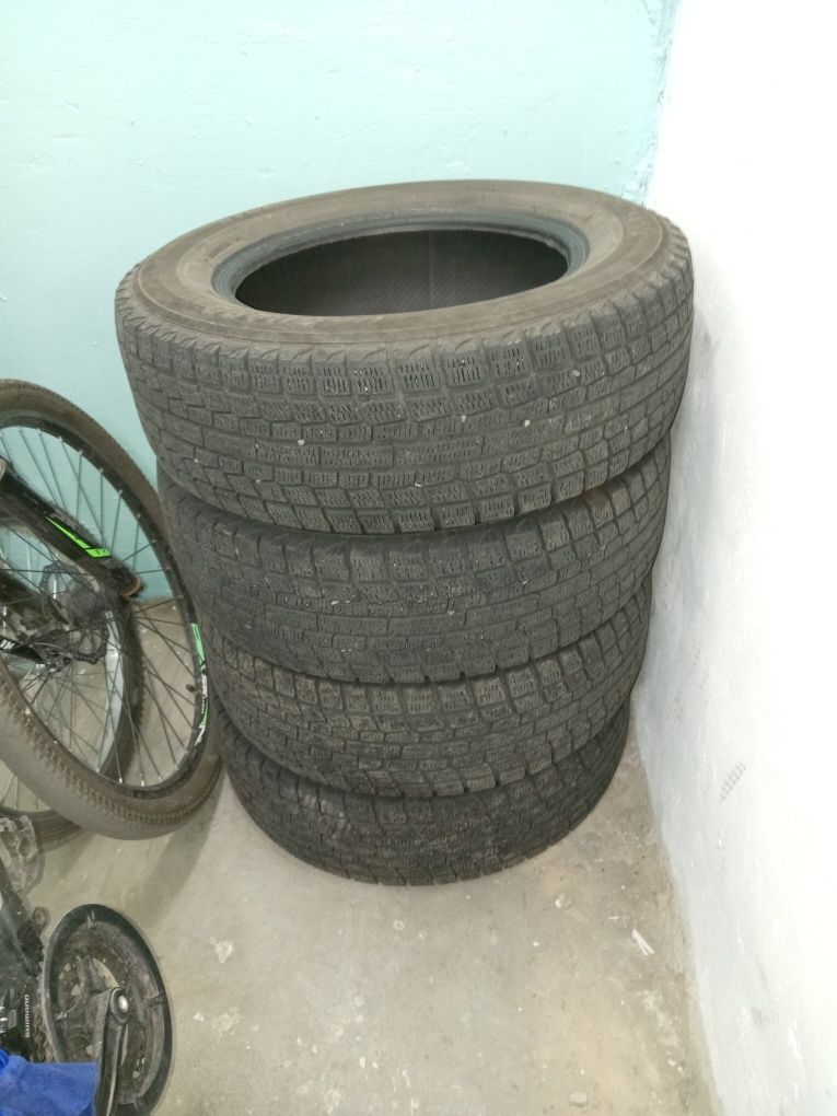 Продам шины зимние