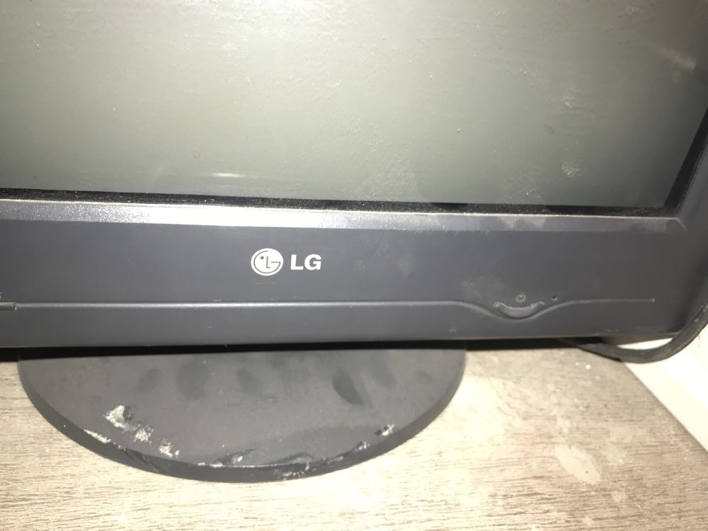 Продам монитор LG (эл джи). FLATRON ez T717B. Шнур в комплекте.