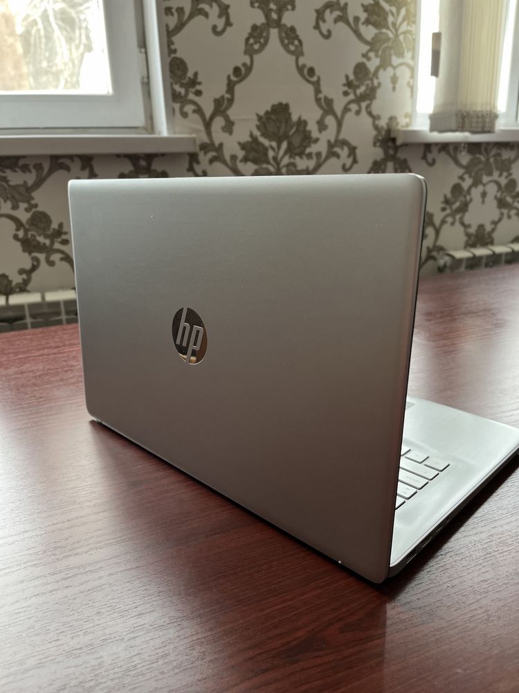 Hp -17 SSD-512 GB