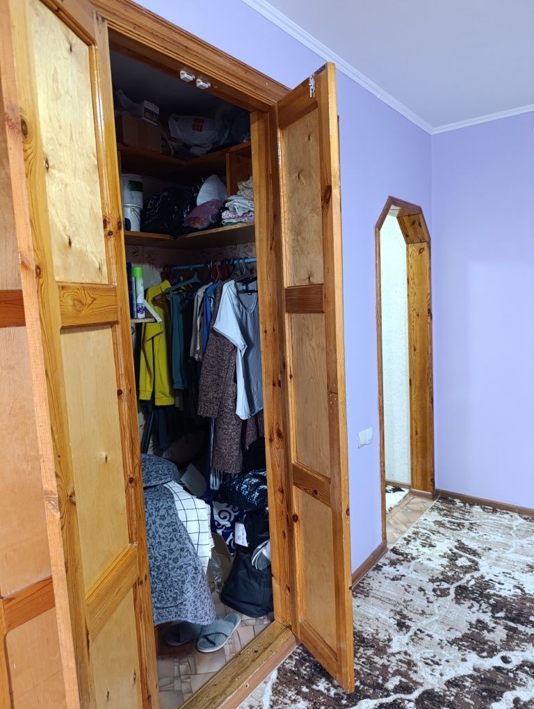 Продам двух комнатную квартиру .