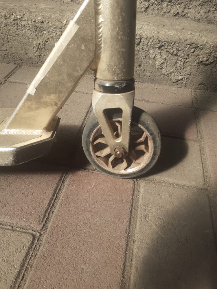 Продам трюковой самокат