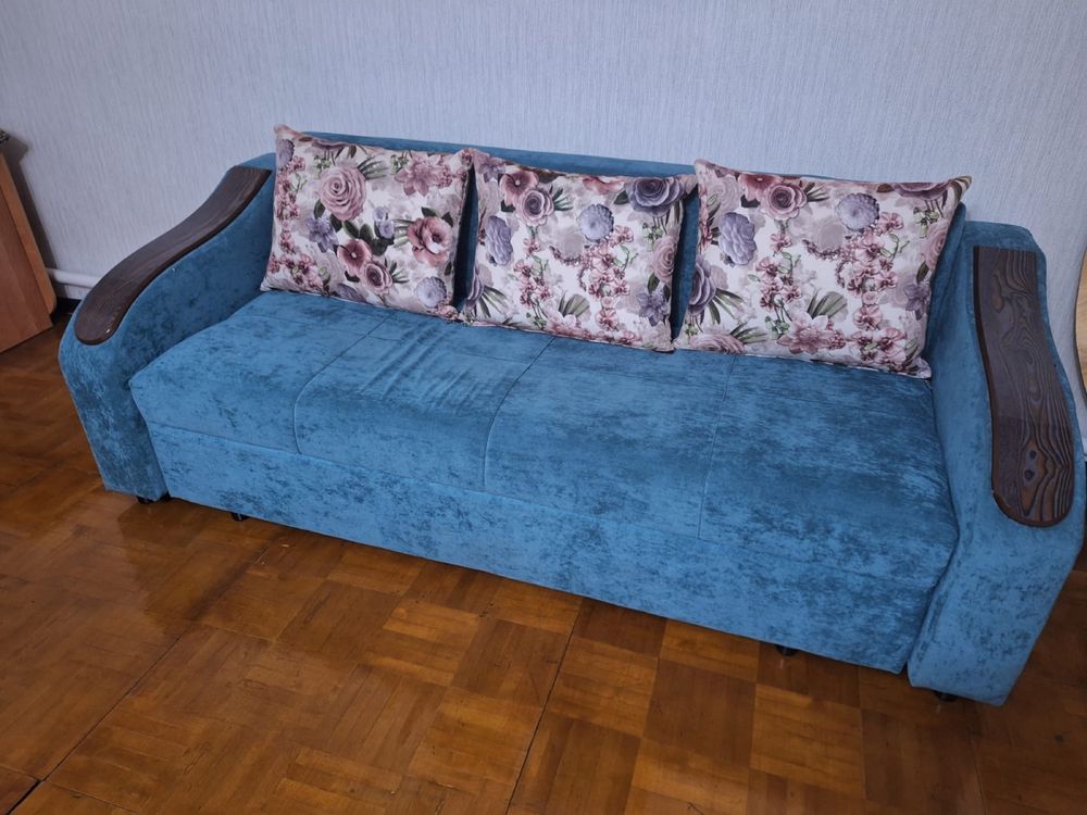 Продам диван в хорошем состоянии