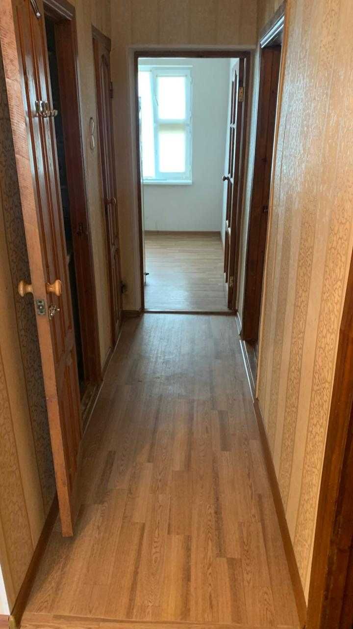 Продается 4-ком. квартира на 2 этаже на берегу моря