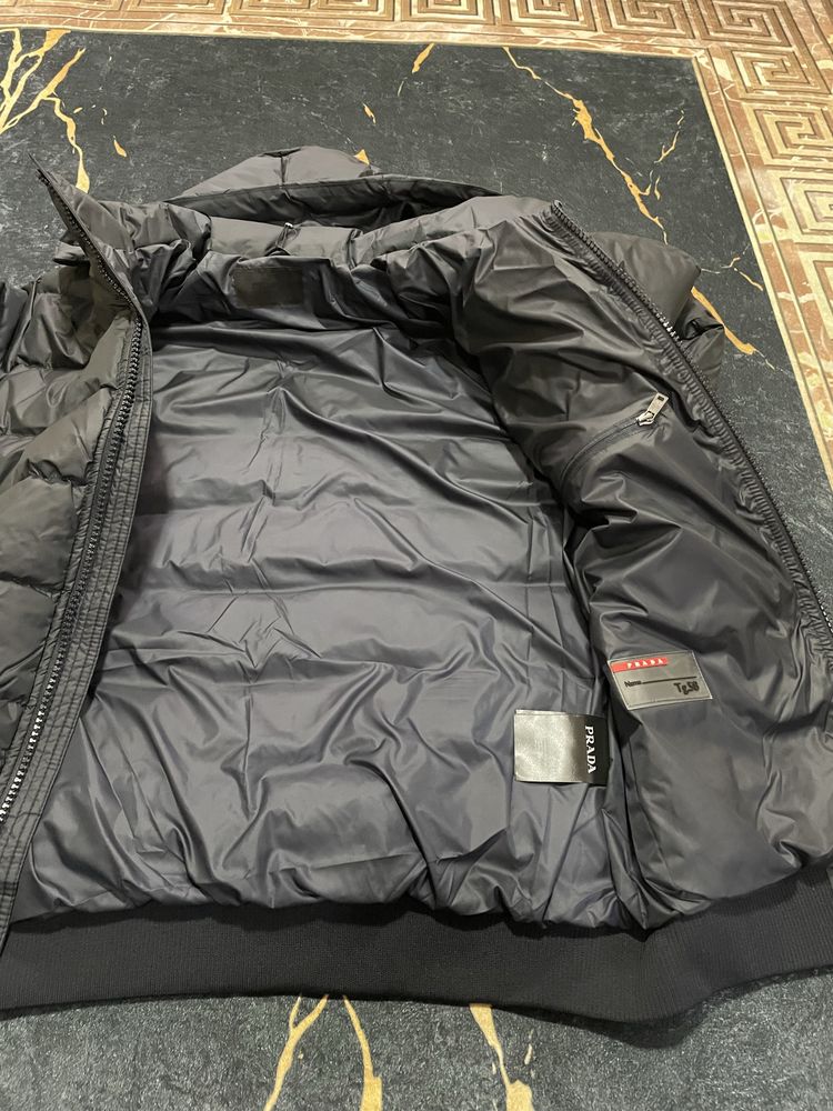 Prada 50-52 размер куртка
