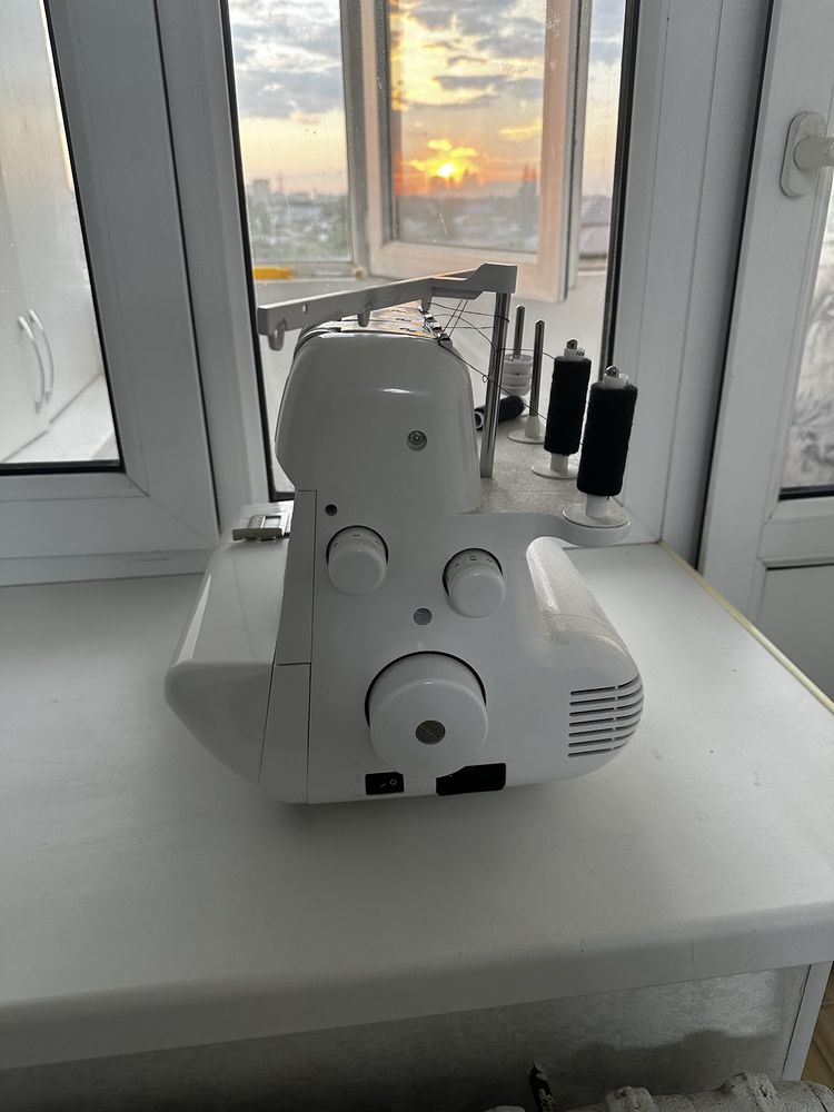 Оверлок comfort 110