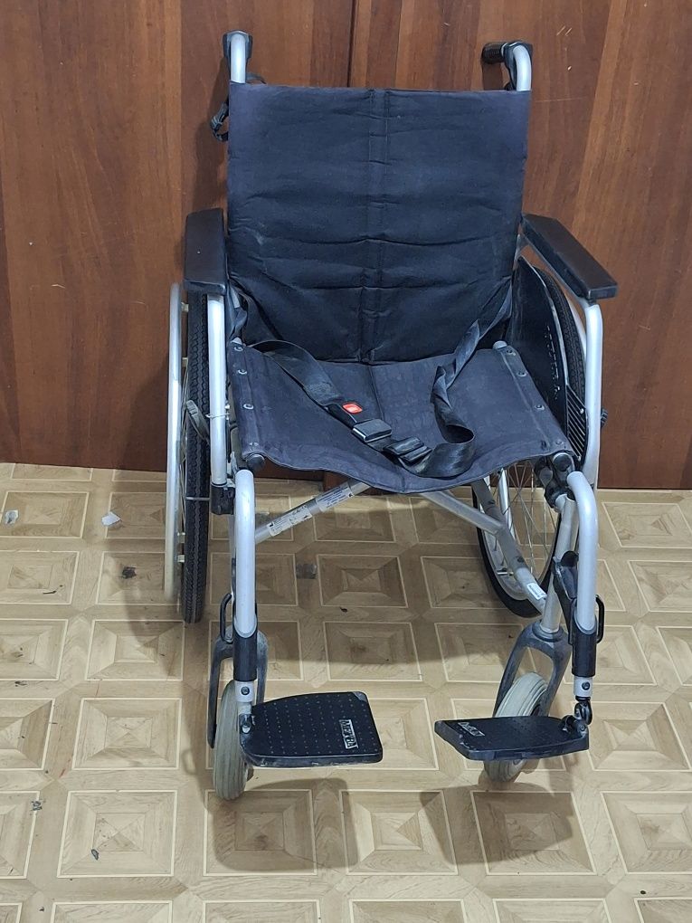 Инвалидная коляска