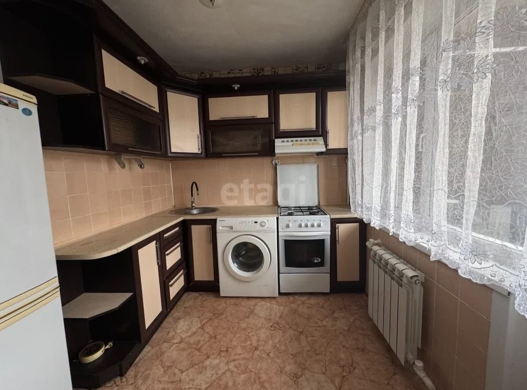 Продам 1 комн квартиру на среднем этаже в районе ТД Корона