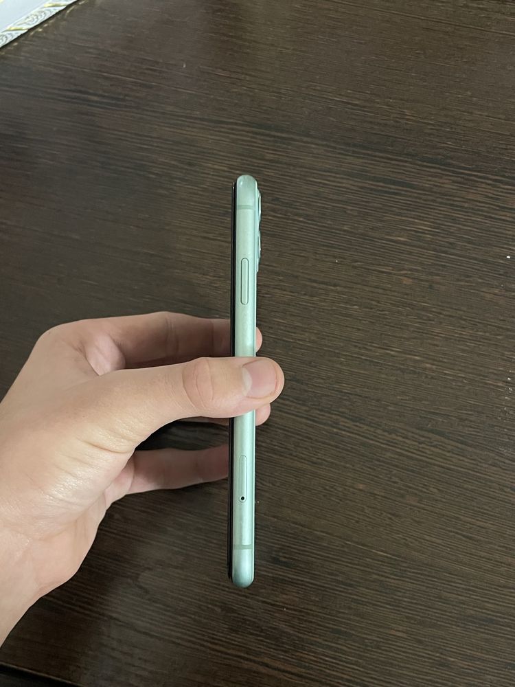 Продам iPhone 11
