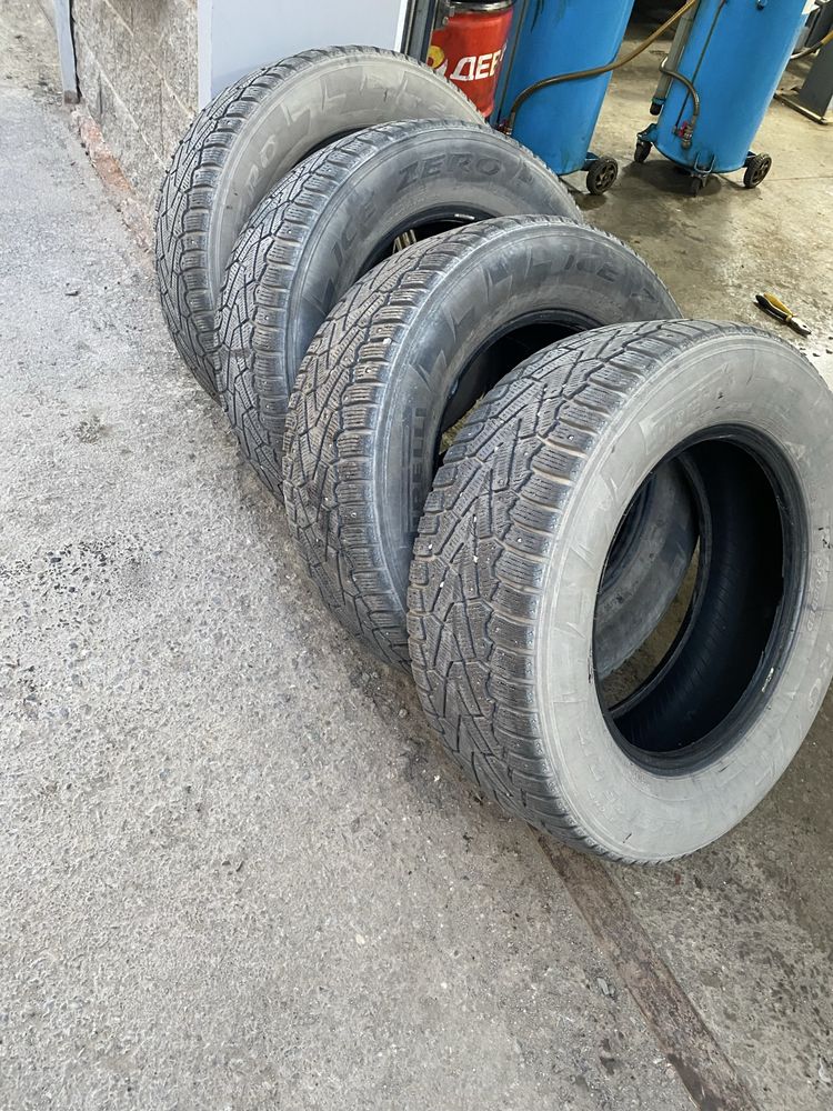 Шины  на авто  245/65/r17 pirelly  зимние, шипов нет