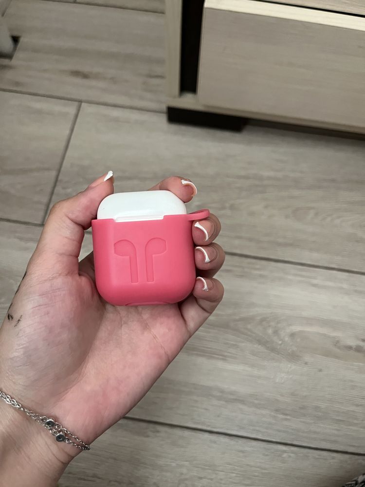 продам airpods 2.