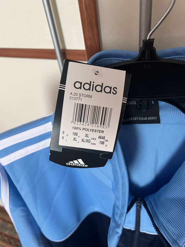 Продам спортивный костюм Adidas