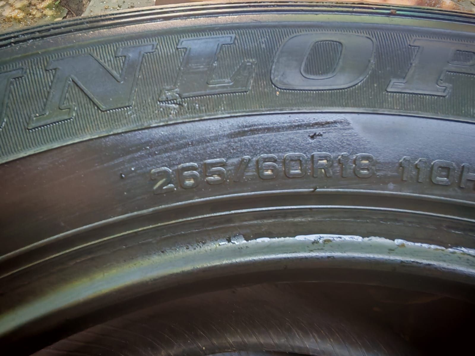 Продаю шины Dunlop 265/60 R18  110H