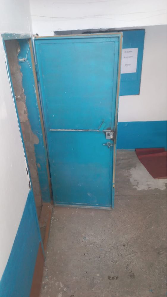Продам железную дверь