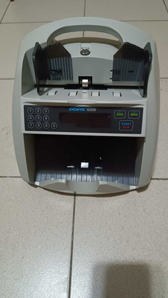 Счетчик банкнот Дорс 600