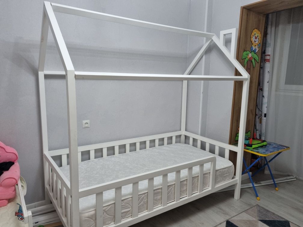 Продам кровать, без матраса.