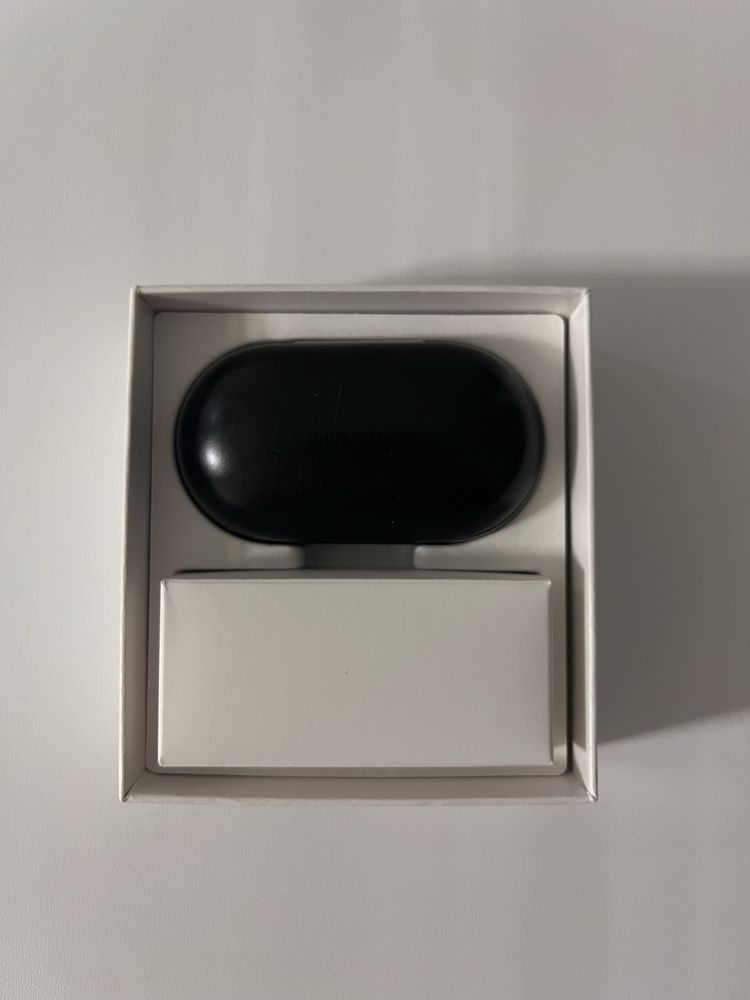 Продаю беспроводные наушники samsung galaxy buds SM-R170