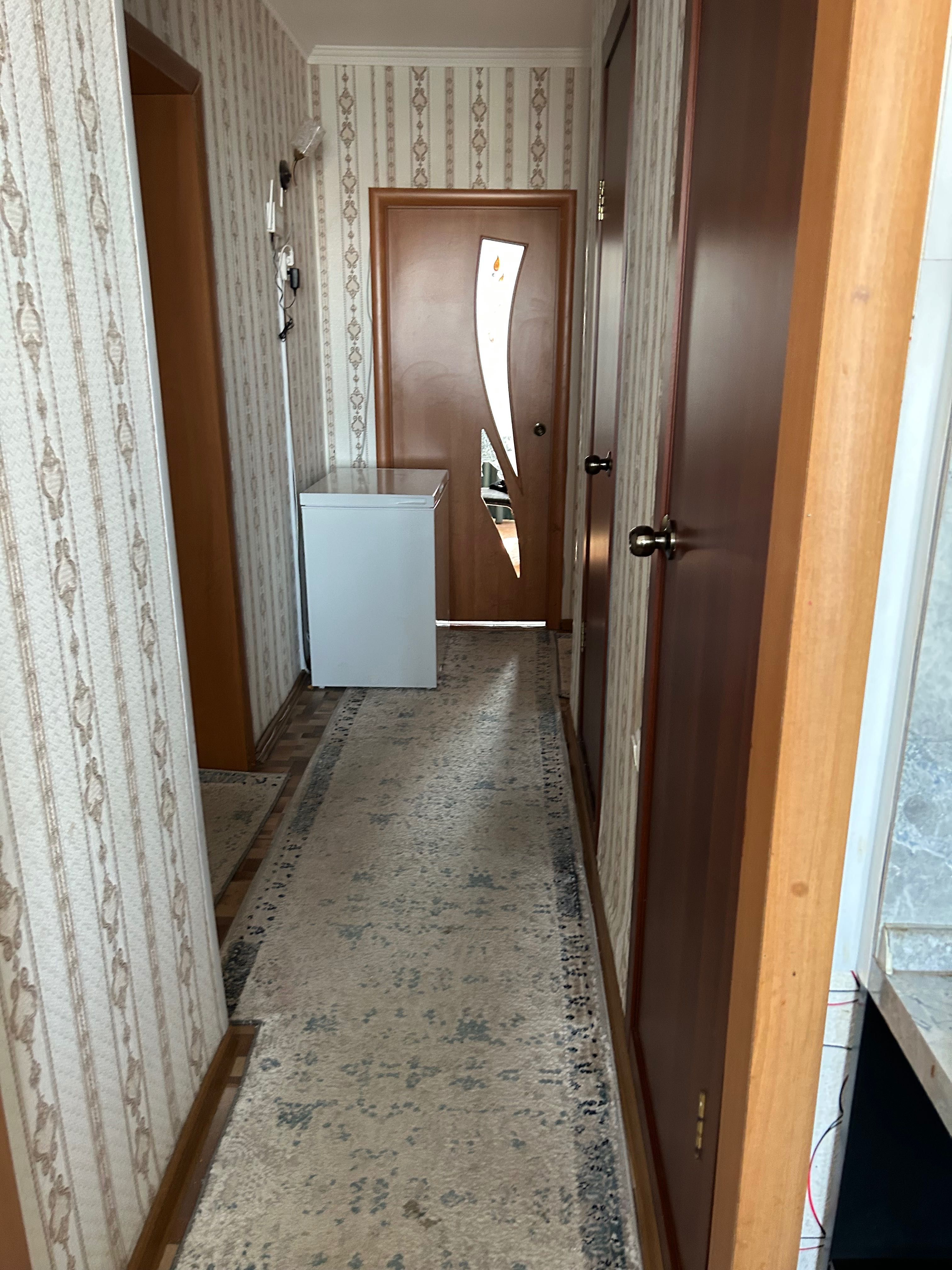 Продам в связи с переездом 4-х комнатную квартиру