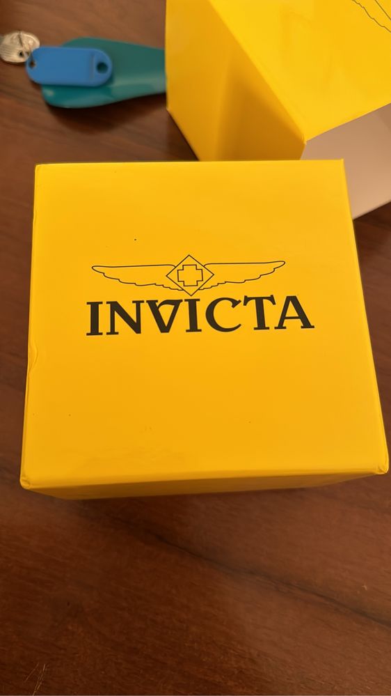 Продам мужские часы Invicta