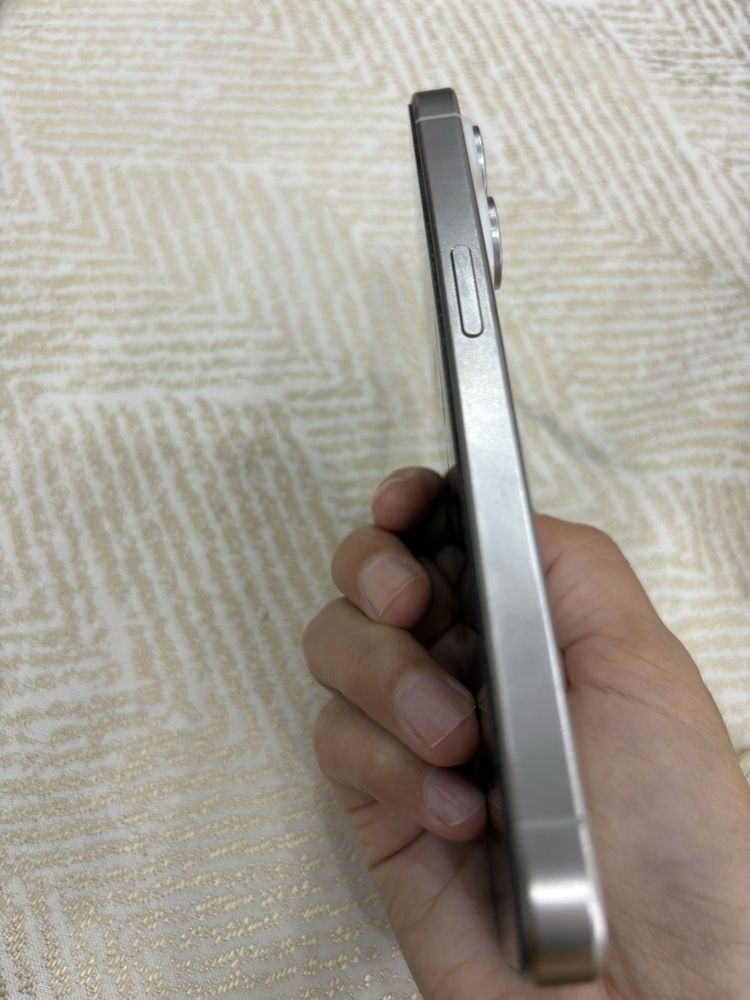 Продам Iphone 15 pro 256гб