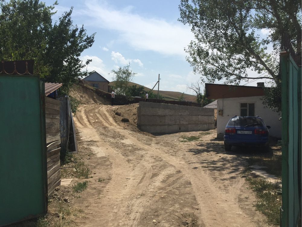 продам участок в мкр. Думан