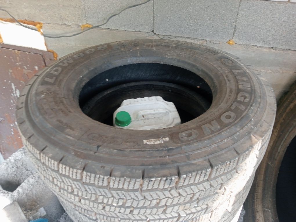 Шины грузовые 215/75R17.7