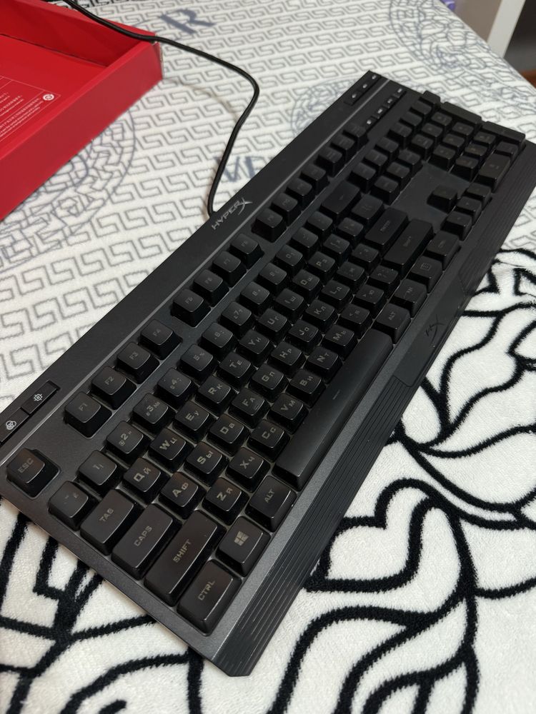 Продам Клавиатуру HyperX Alloy Core RGB