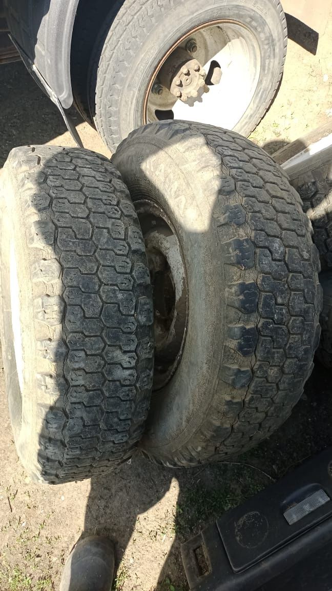 Продам колеса уаз R15