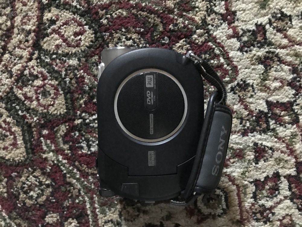 Продам sony камера много фунциональные.