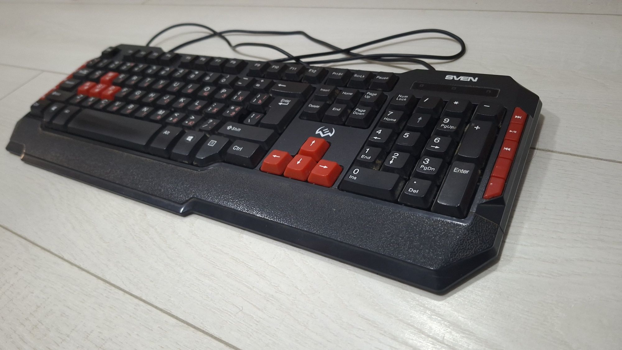 Клавиатура Sven GS-9000 На запчасти или под ремонт

Продаю игрову
