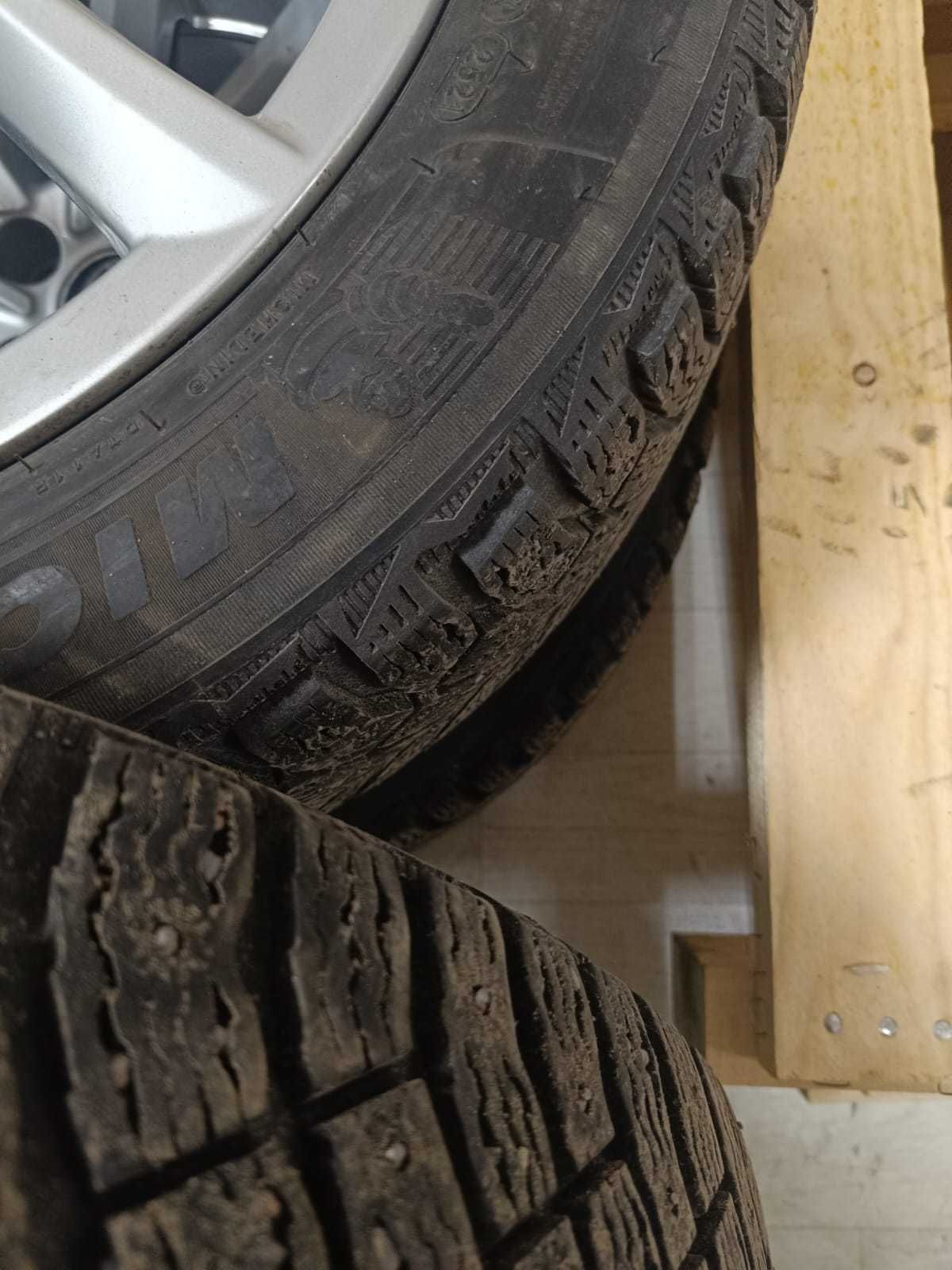Комплект оригинальных 4 резины 215-55-R17 и диски на камри 70 75 80