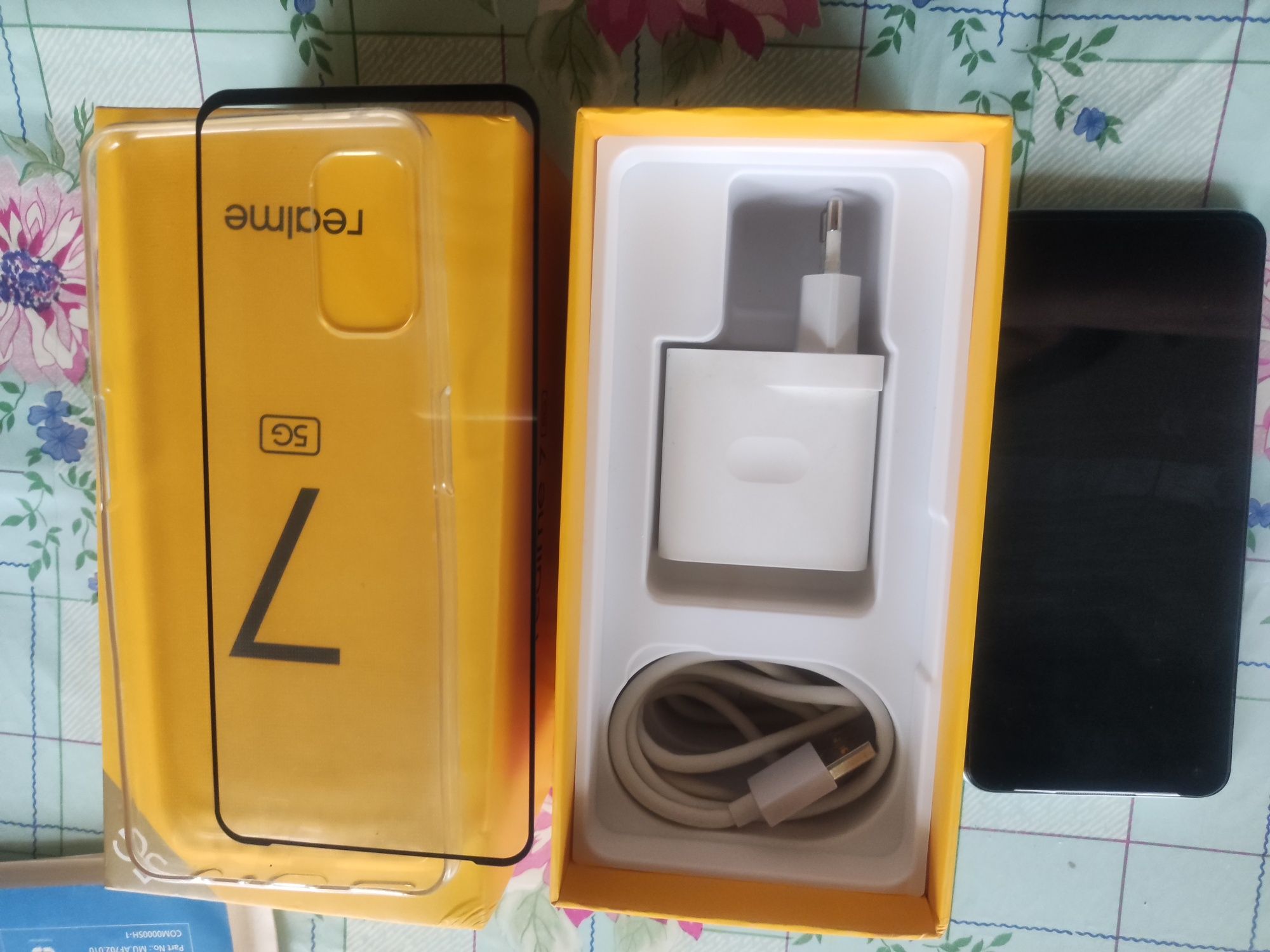 Телефон Realme 7 5G