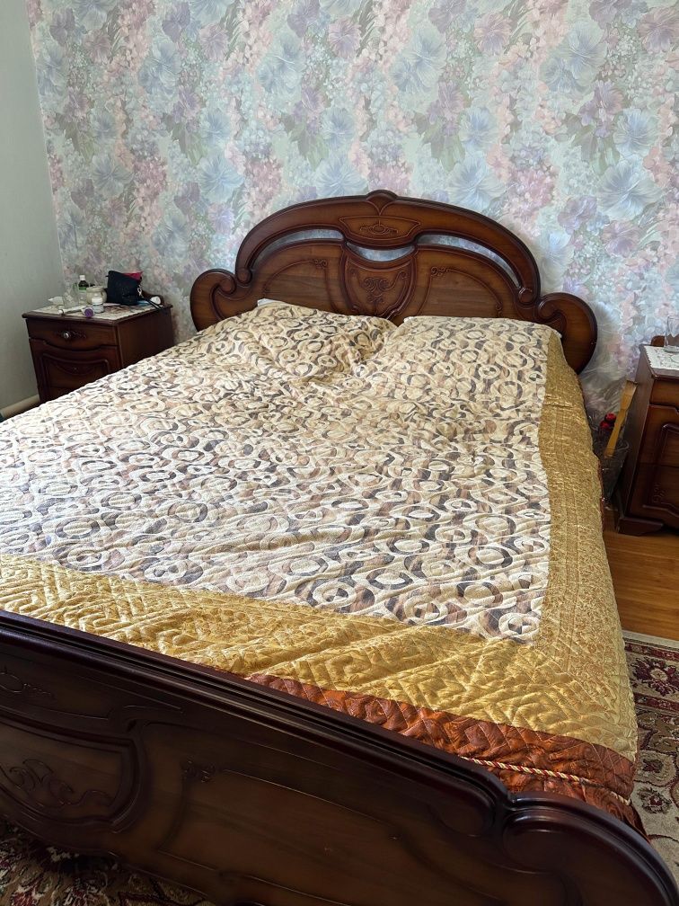 Спальный гарнитур