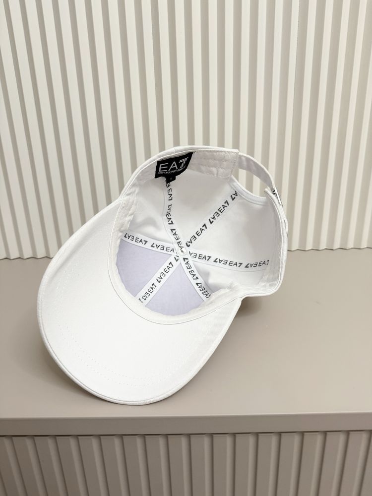 Armani кепка оригинал