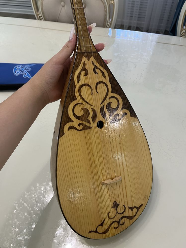 Продам Домбру+чехол