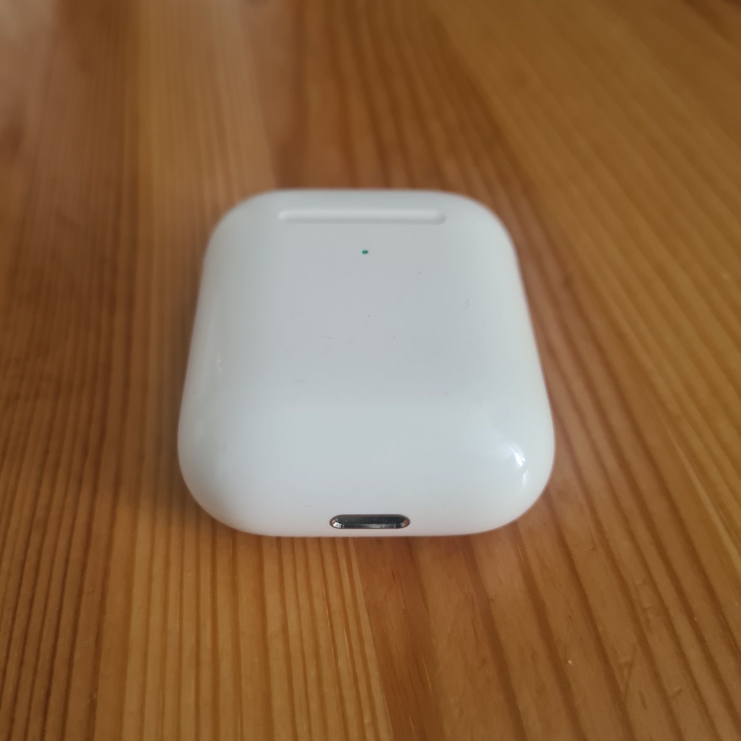Кейс AirPods 2 с правым наушником