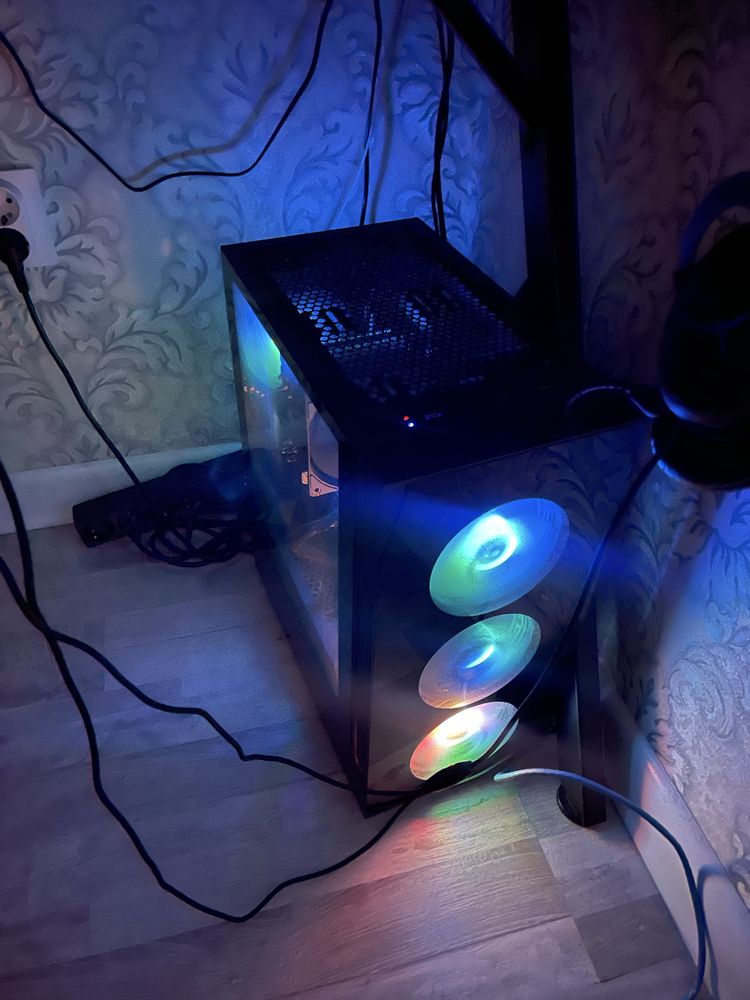 Продаю игровой комплект!