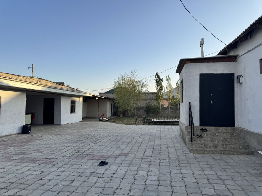 Продается дом из 4-х комнат на Исабекова Утебая, дом 51.