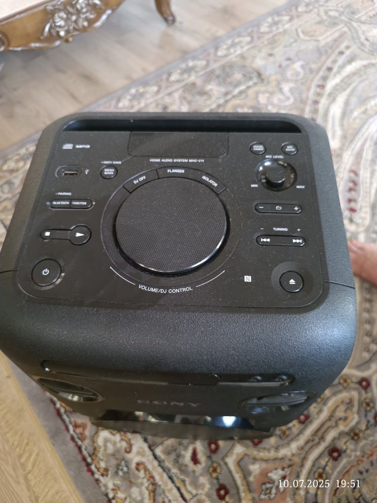 Продам отличную колонку SONY
