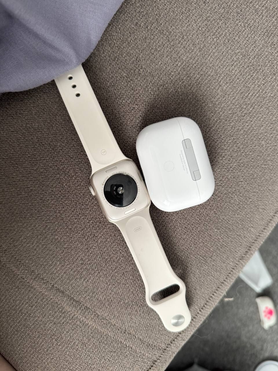 Продам apple watch 2 gen se 2022 40 mm starlight
apple AirPods Pro 2