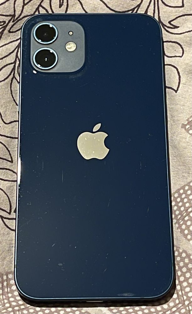 Продам iphone 12 в отличном состоянии