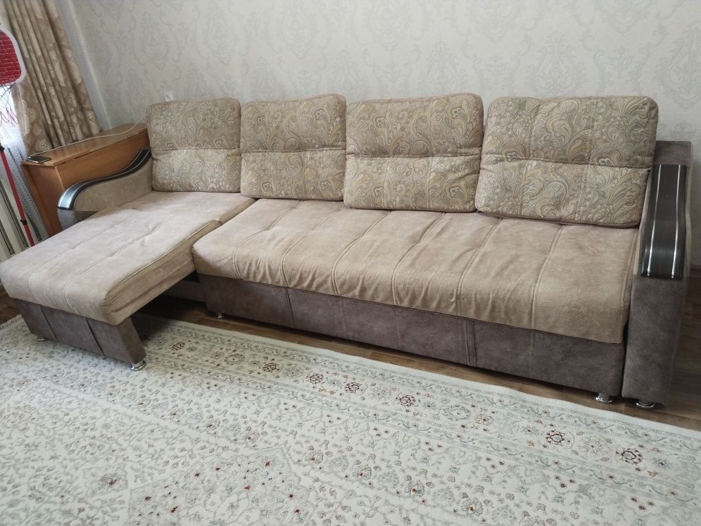 Диван для гостиной