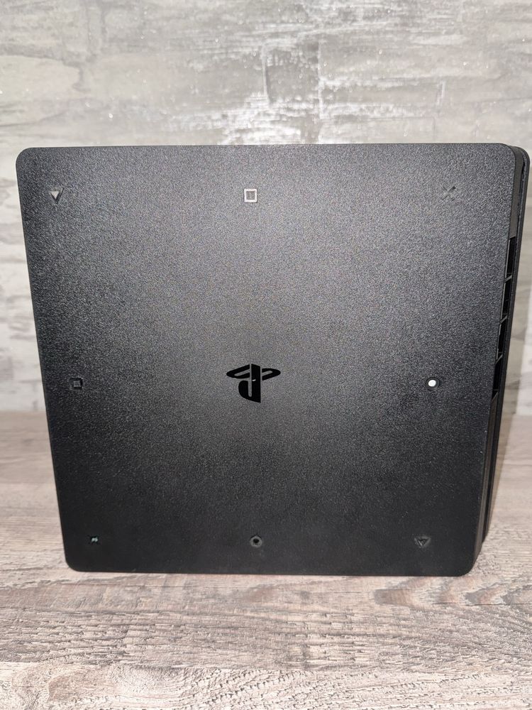 ПродаюPs4   В хорошем состоянии