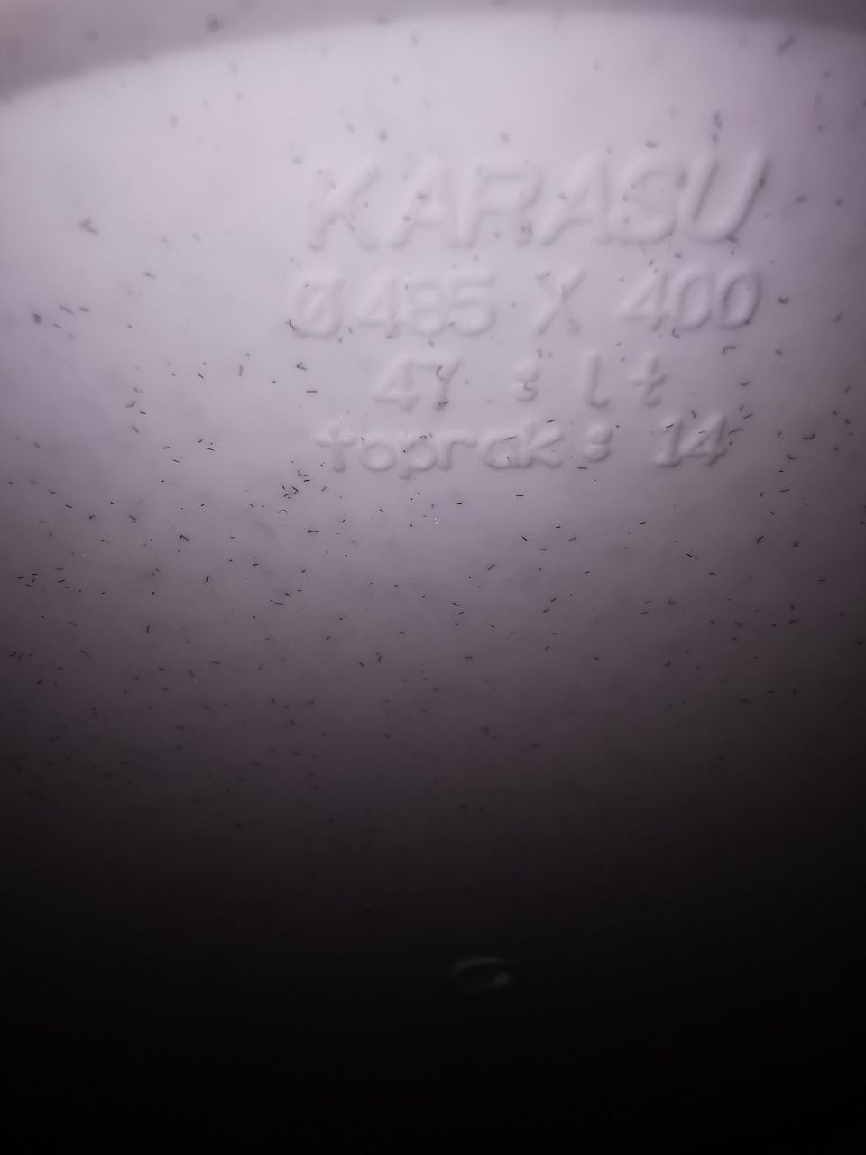 Горшок для комнатных и садовых растений.