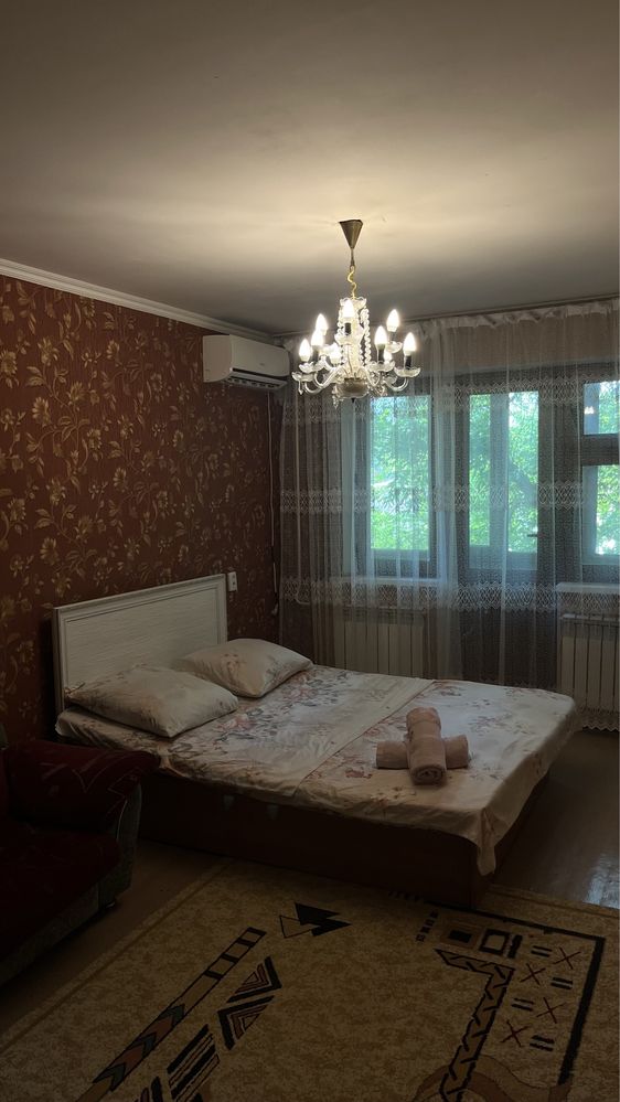 Квартира аренда1 ком посуточно центре радом Янгишахар айравогзал 7000