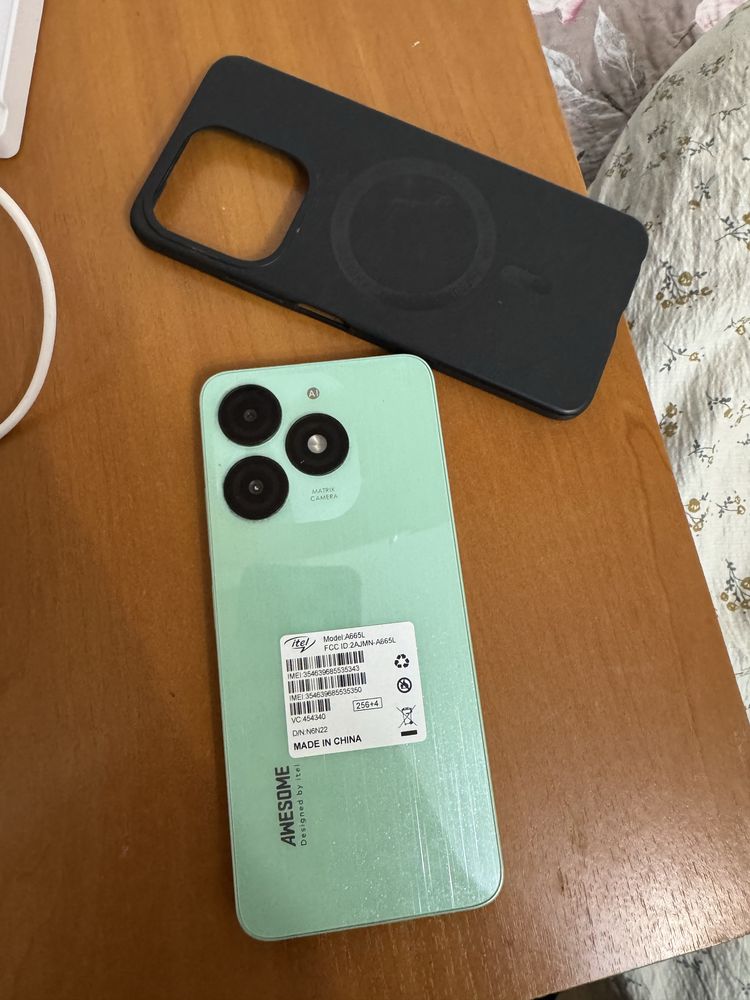 продается ITEL A70 256gb  в олтличном состояний