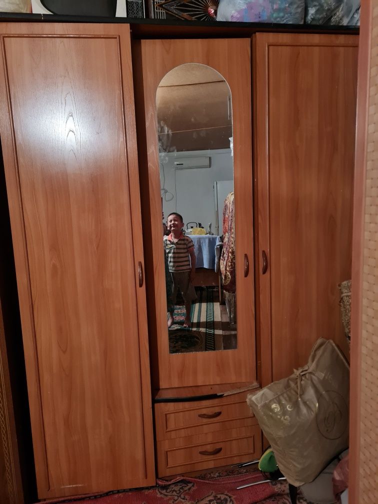 Шифоньерлер сатылады.35000