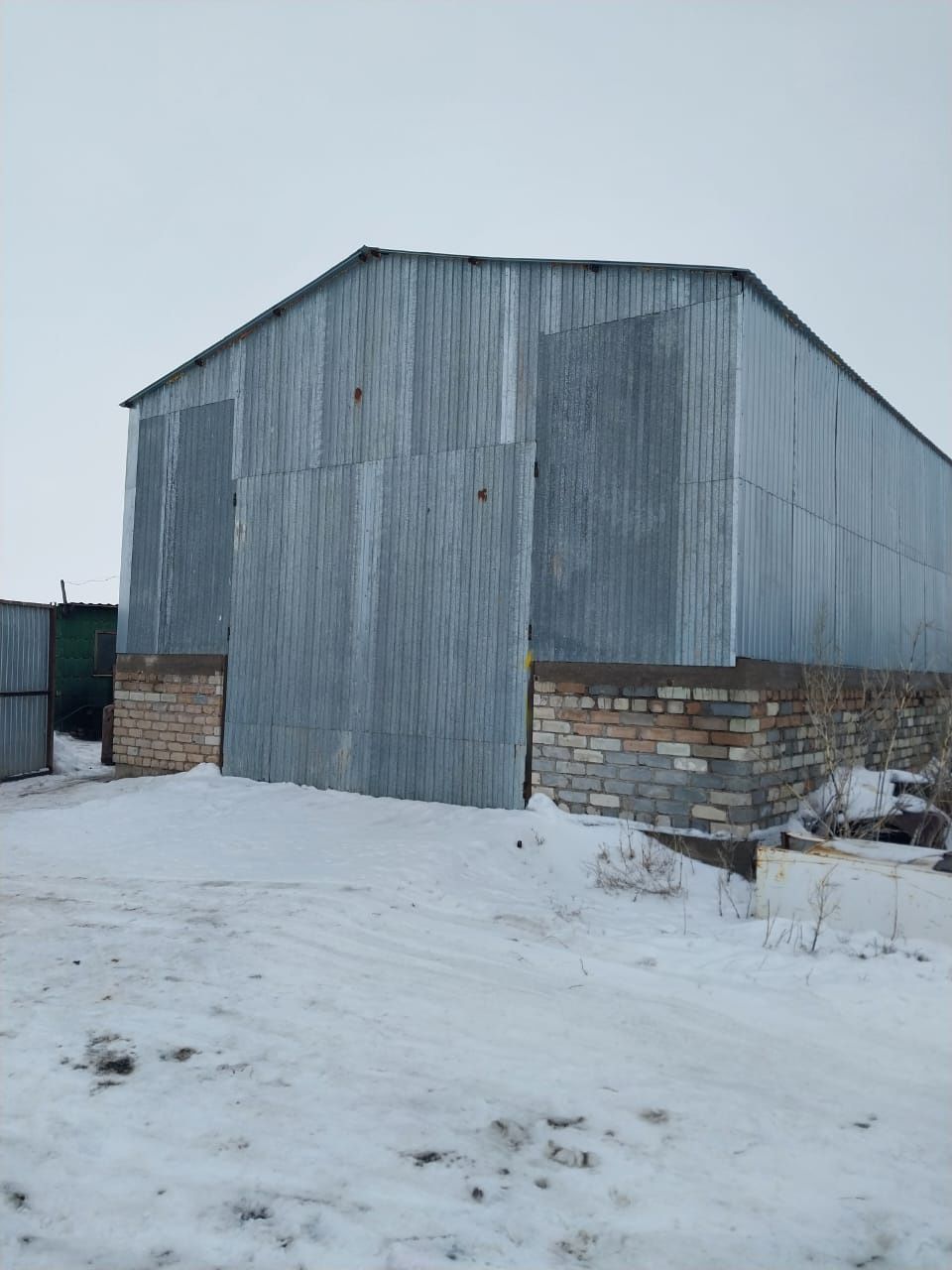 Продам подсобное хозяйство находится вдоль трассы Аксай -Чингирлау