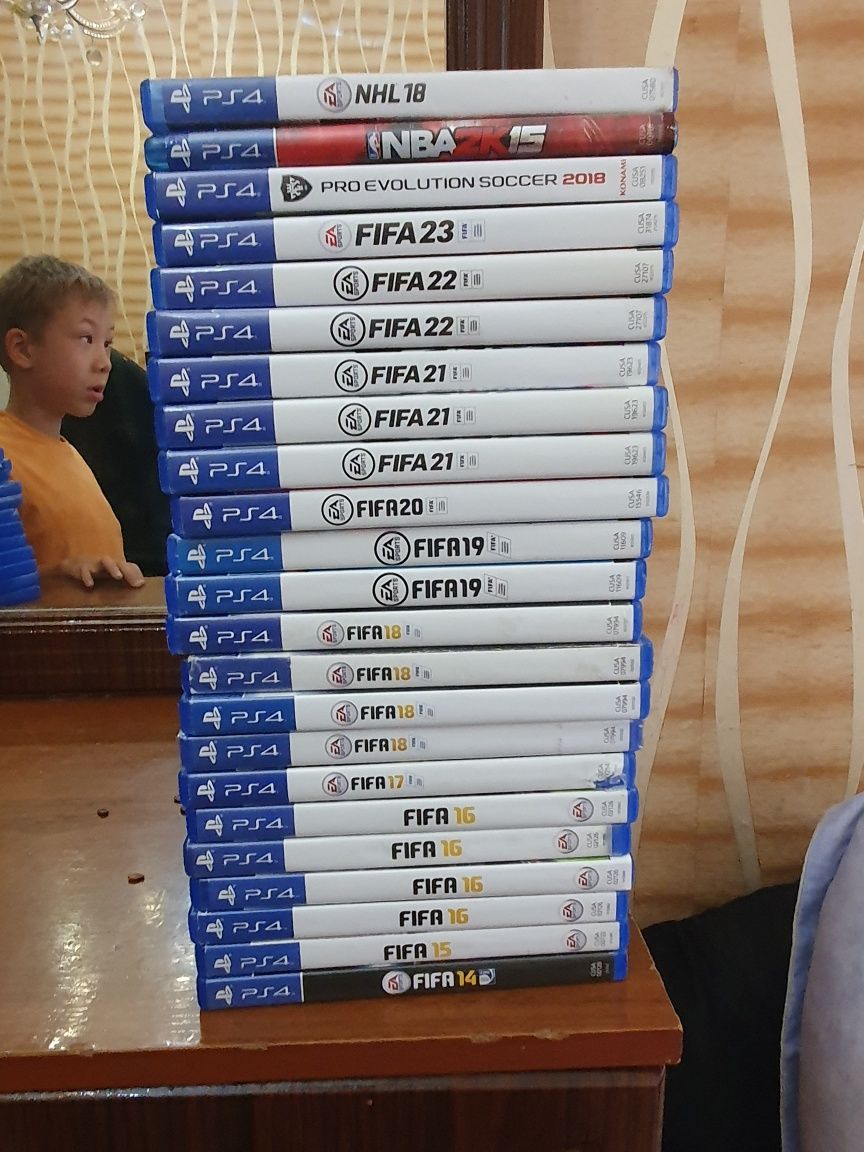 Диски с играми ps4