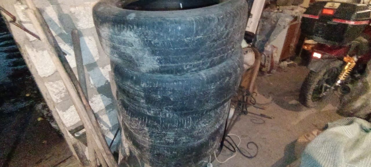 Продам летнюю резину 215/60R17